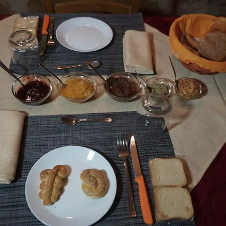 Alfa Quadro Nocleg ze śniadaniem 4*