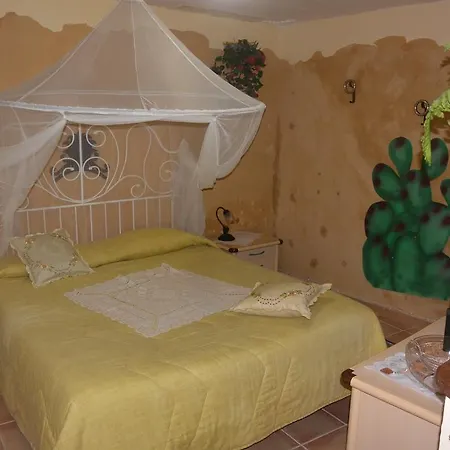 Alfa Quadro Bed & Breakfast 4*