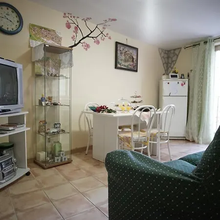 Alfa Quadro Bed & Breakfast 4*